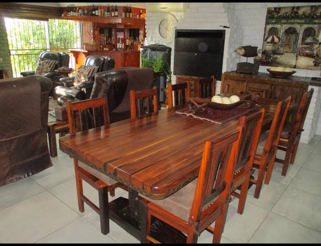 6 BEDROOM HOUSE FOR SALE IN DAN PIENAAR